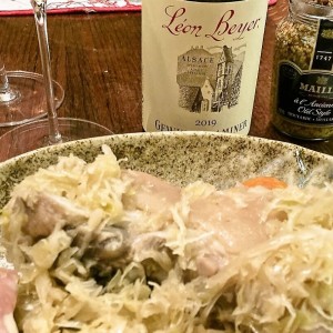 ワインは“料理で選ぶ”のもアリ(*’▽’)<br>シュークルートとゲヴェルツのペアリング