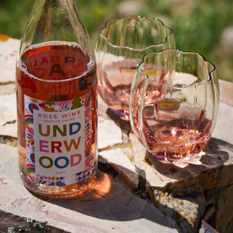 オレゴンの著名アーティスト、ジョイ・モンガーによるラベルデザイン　アンダーウッド