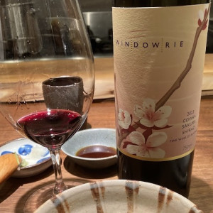 かつ丼とサクラシラーズ。とんかつ乃ぐちで出会った意外なペアリング