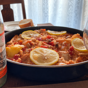 パエリアのはずが炊き込みご飯に・・・でも、ボニー・ドゥーンがうまかった。